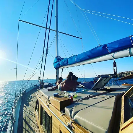 Barco Clasico En Barcelona * Sant Adria de Besos
